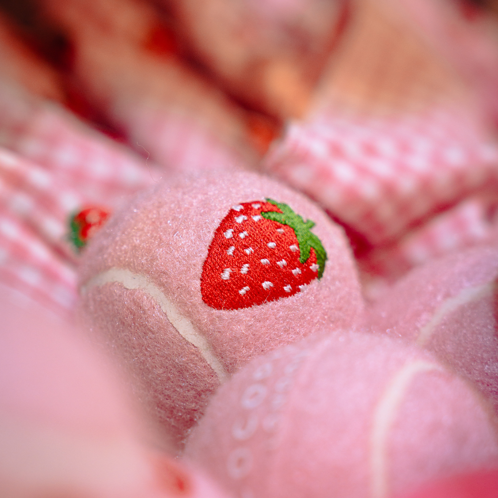 Balle de tennis brodée - Fraise