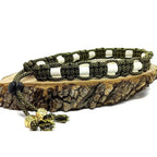 Collier kaki anti-tiques avec céramique