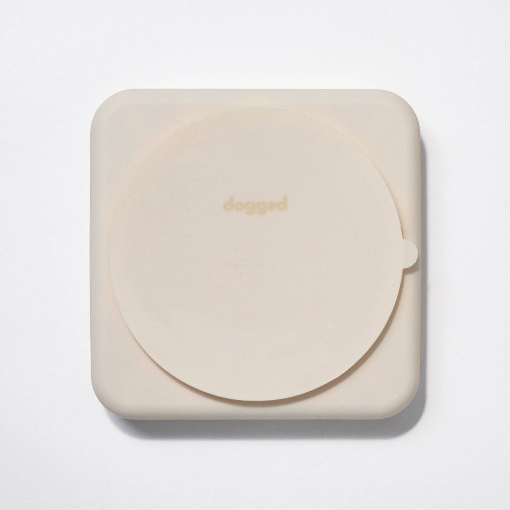Gamelle anti-glouton silicone carré beige