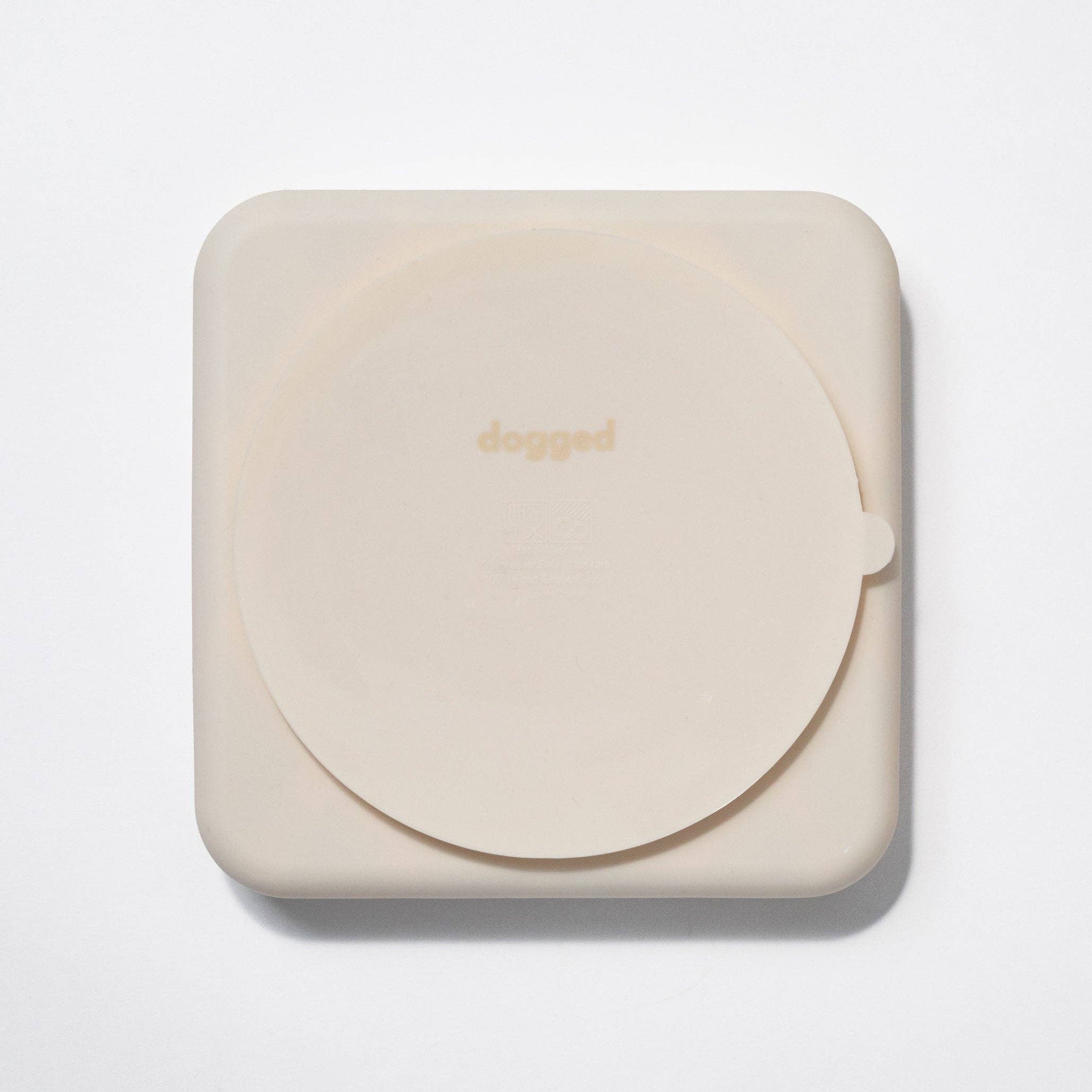 Gamelle anti-glouton silicone carré beige