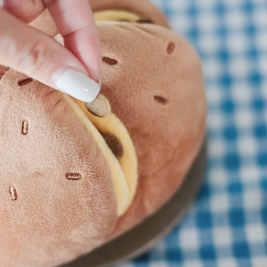 Jouet de fouille en forme de pain