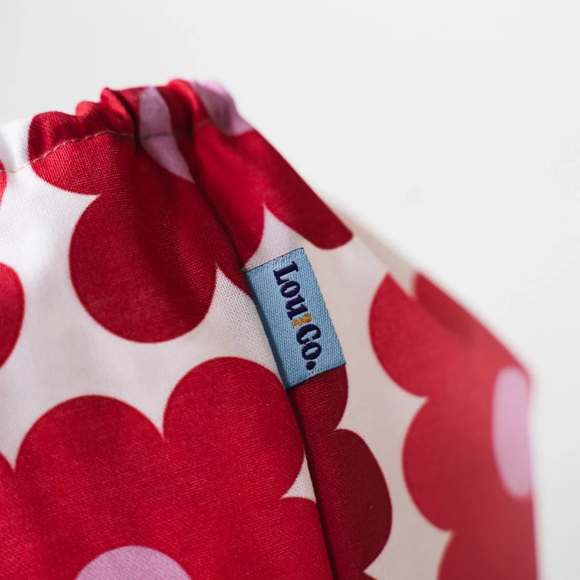 Snood imperméable pour chien fleurs rouges